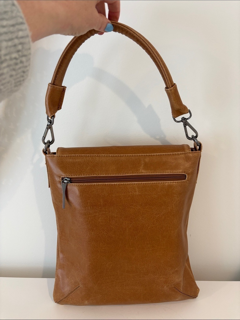 MATT & NAT envelope messenger bag satchel faux leather tan caramel colour - Picture 4 of 17